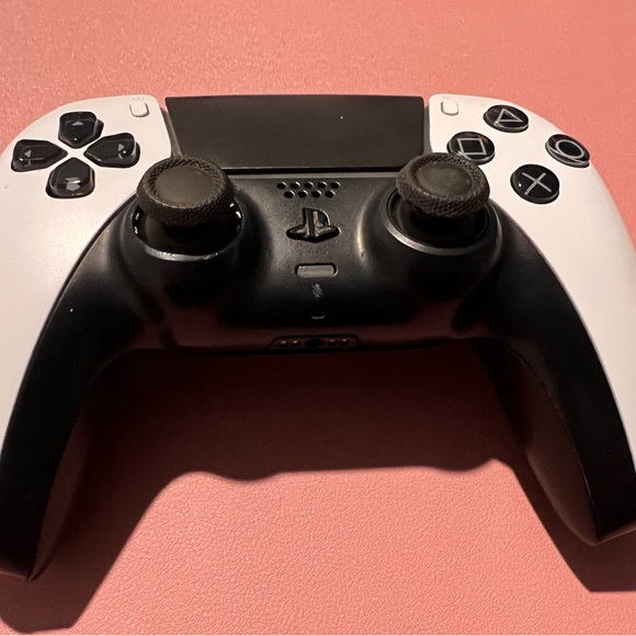 PS5 Remote Control - Picture 10 of 13